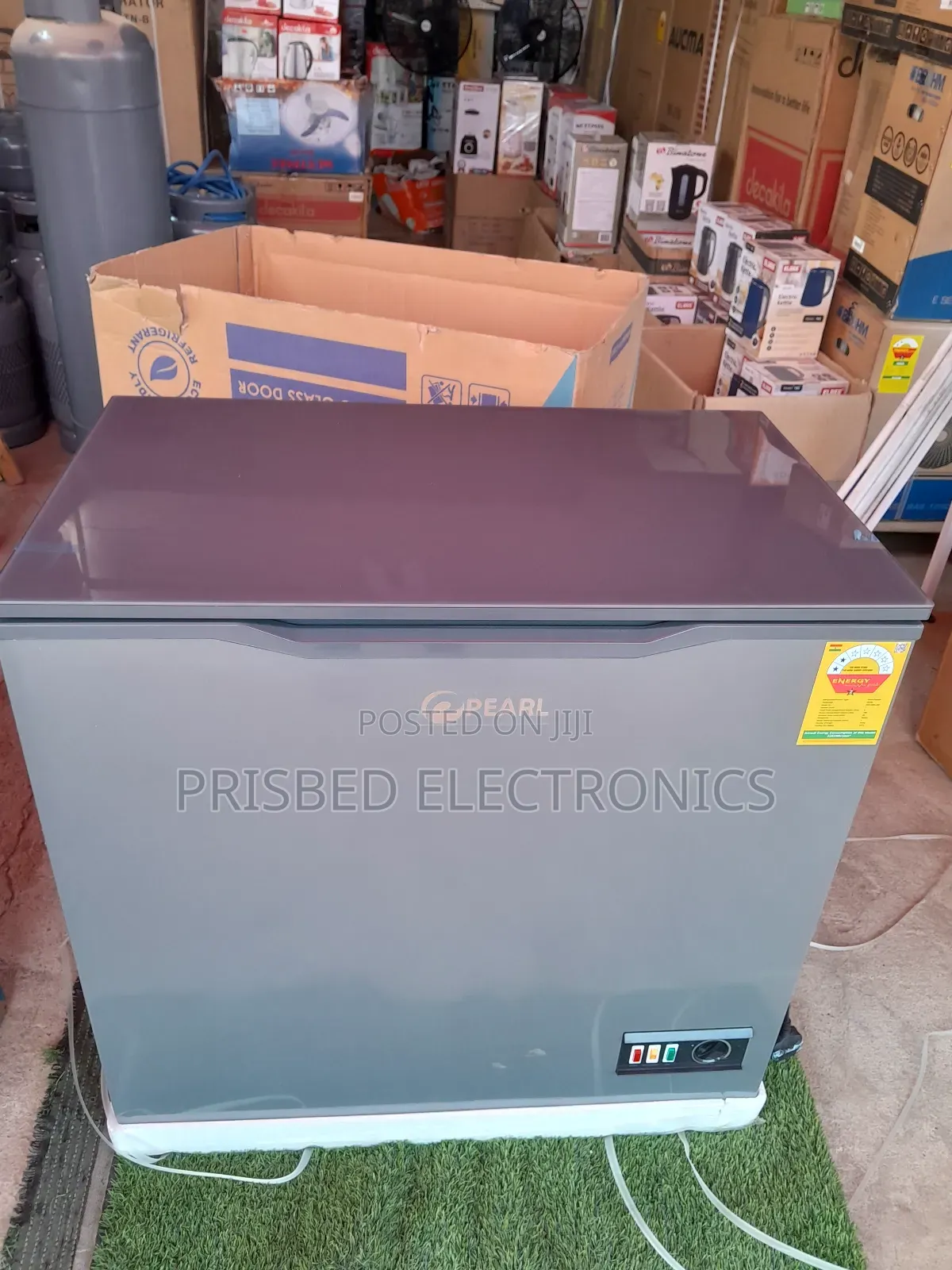 %%Pearl Durable Chest Freezer With Glass Top 188 Lit