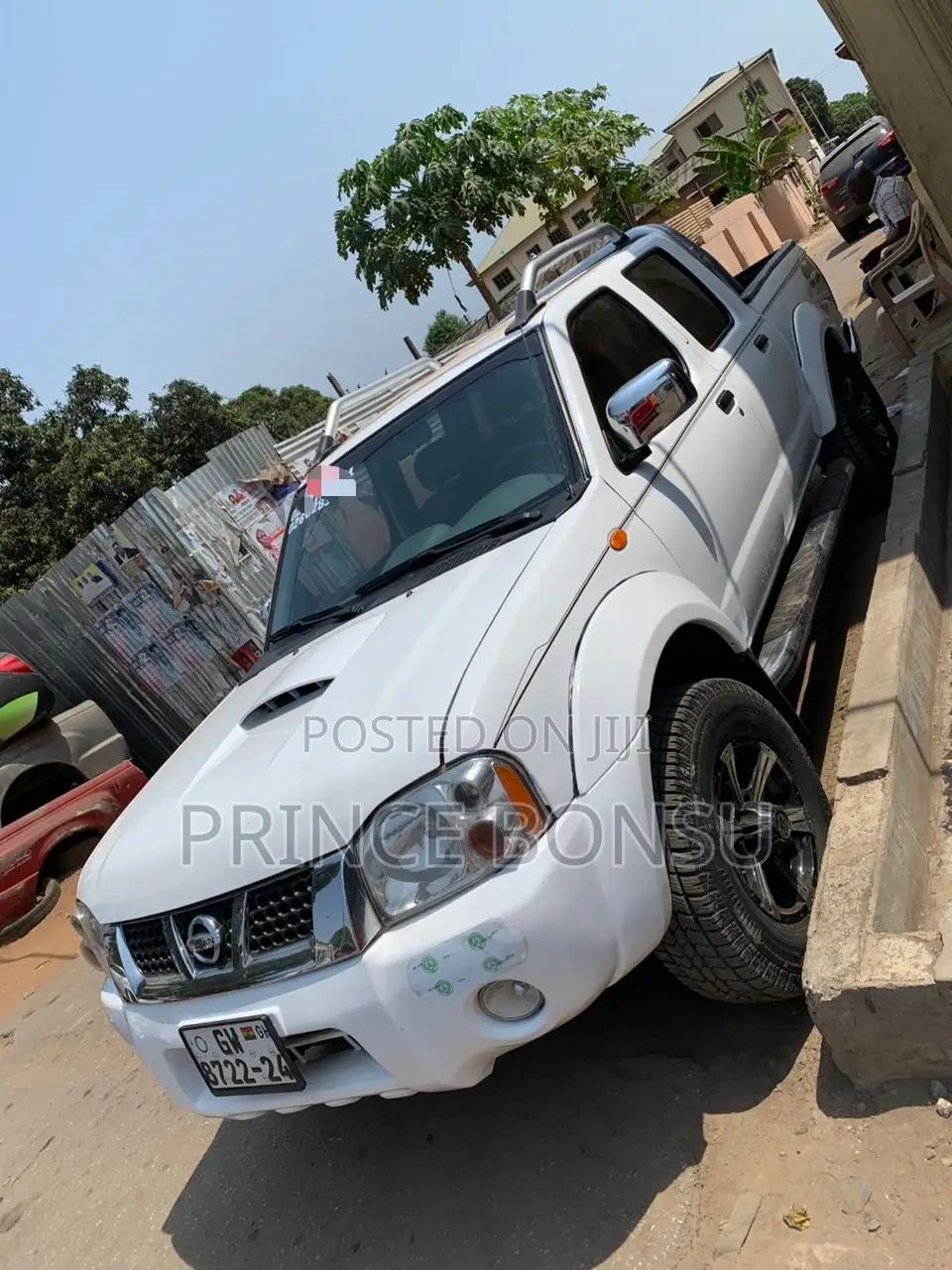 Nissan Hardbody 2016 White