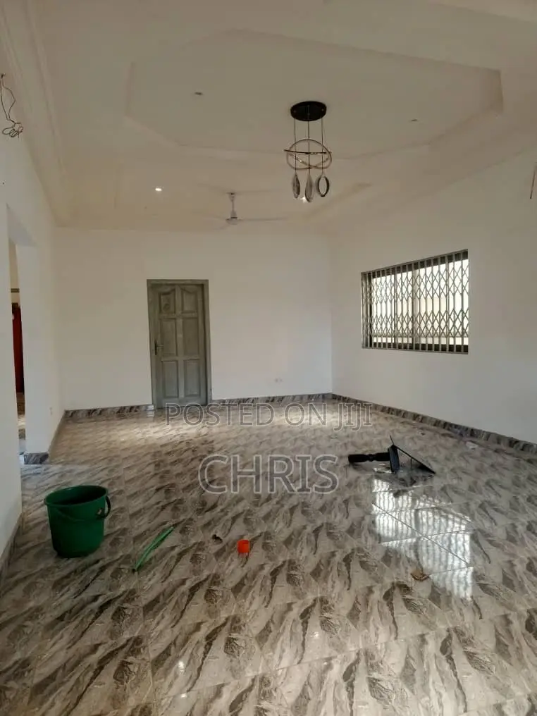 3bdrm House in Berverly Hills, Accra Metropolitan for sale