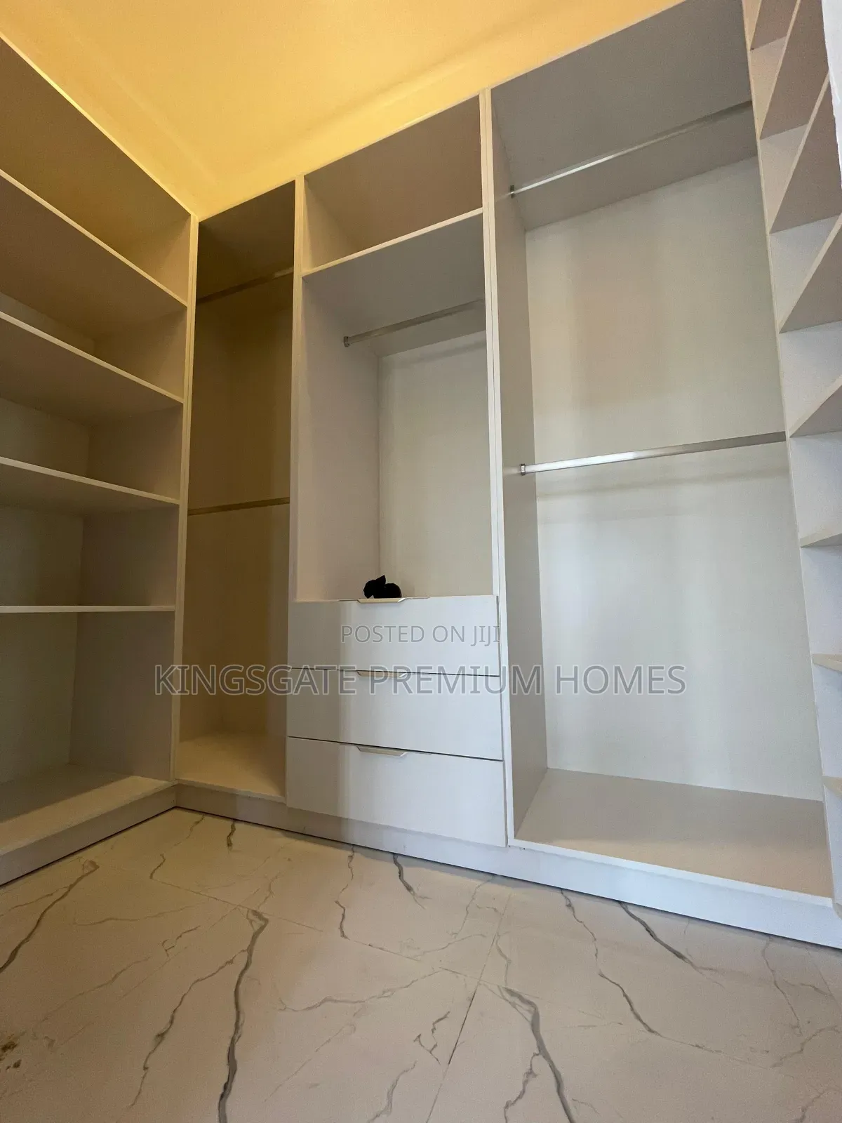 3bdrm House in Gated Community, Spintex for sale