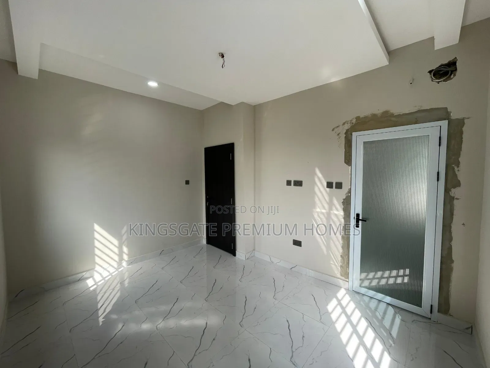 3bdrm House in Gated Community, Spintex for sale