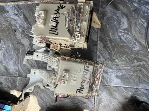Toyota Yaris //Toyota Vitz Dashboard Fusebox