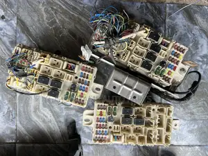 Mitsubishi L200 // Mirage Dashboard Fuse Box