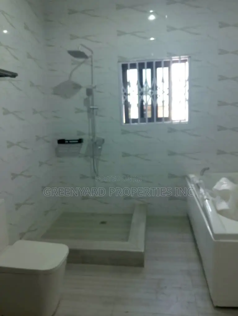 4bdrm Duplex in Achimota Mall for sale