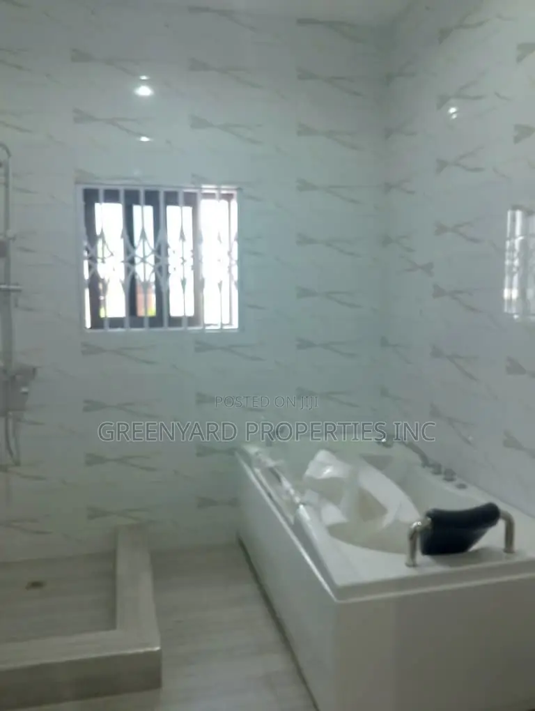 4bdrm Duplex in Achimota Mall for sale