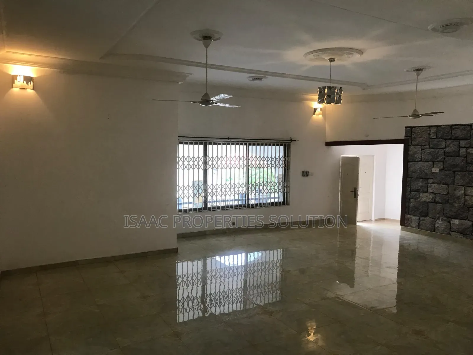 3bdrm Mansion in Isaac Properties, Shama Ahanta East Metropolitan