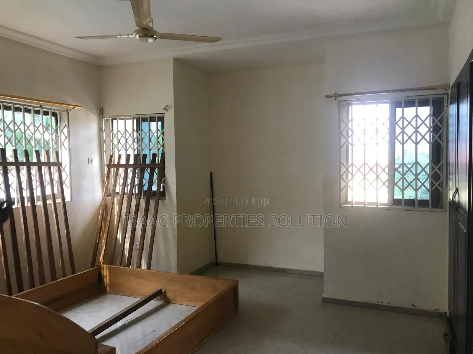 3bdrm Mansion in Isaac Properties, Shama Ahanta East Metropolitan
