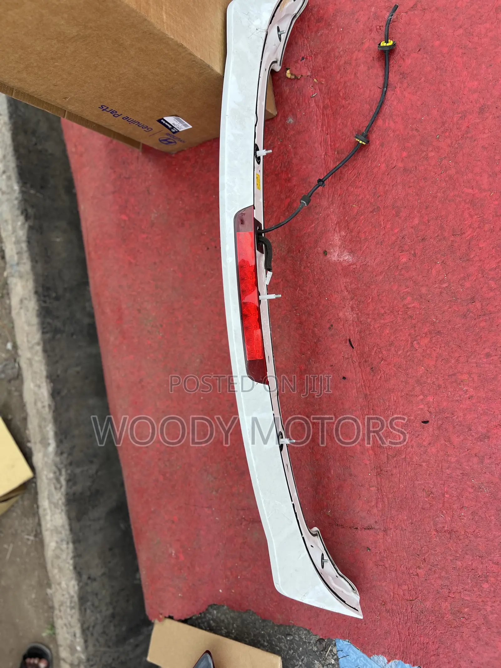 Hyundai Santa Fe Boot Spoiler