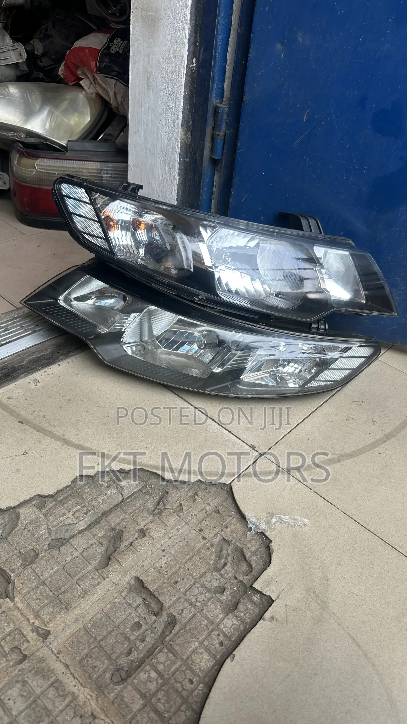 Kia Forte 2010,2011,2012,2013 Headlight