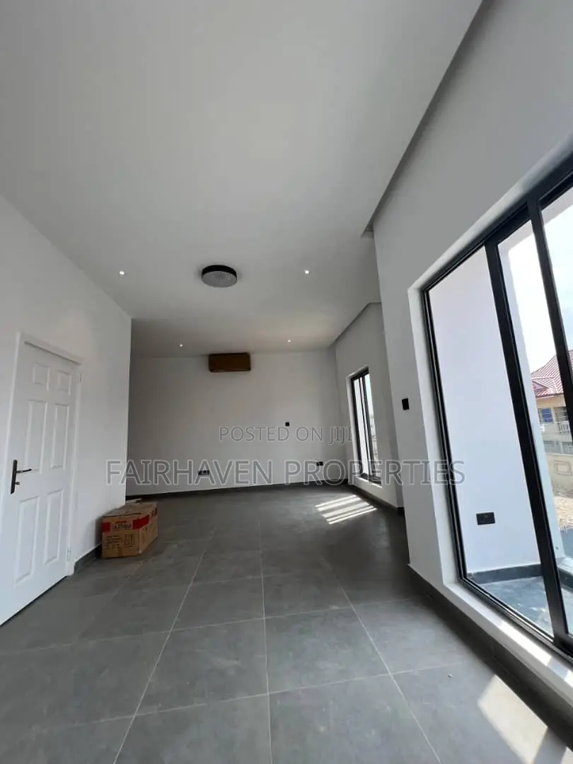 3bdrm House in Oyarifa for sale