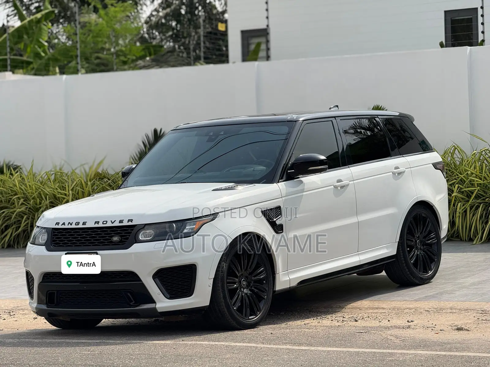 Land Rover Range Rover Sport SVR 4x4 (5.0L 8cyl 8A) 2017 White