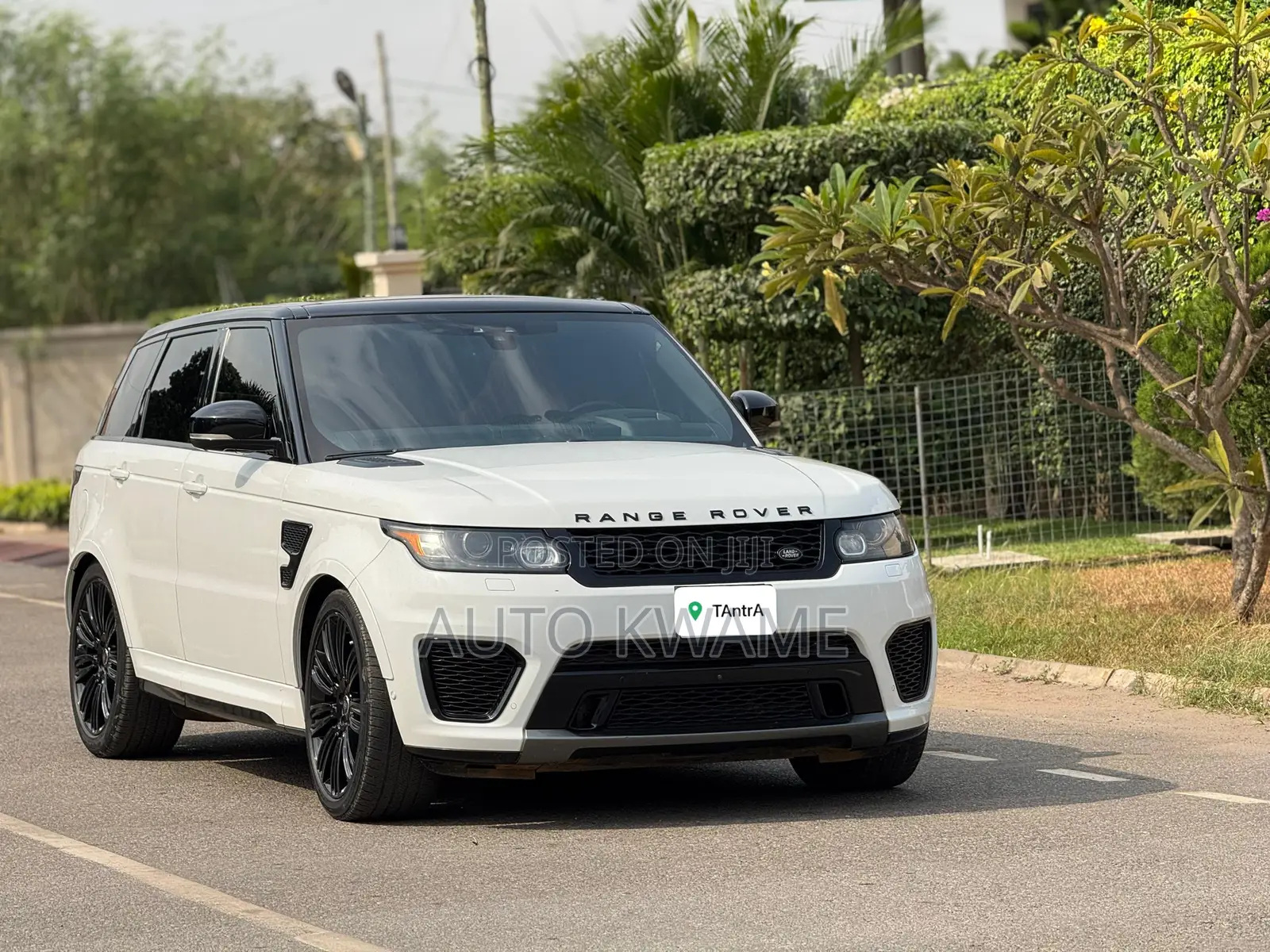 Land Rover Range Rover Sport SVR 4x4 (5.0L 8cyl 8A) 2017 White