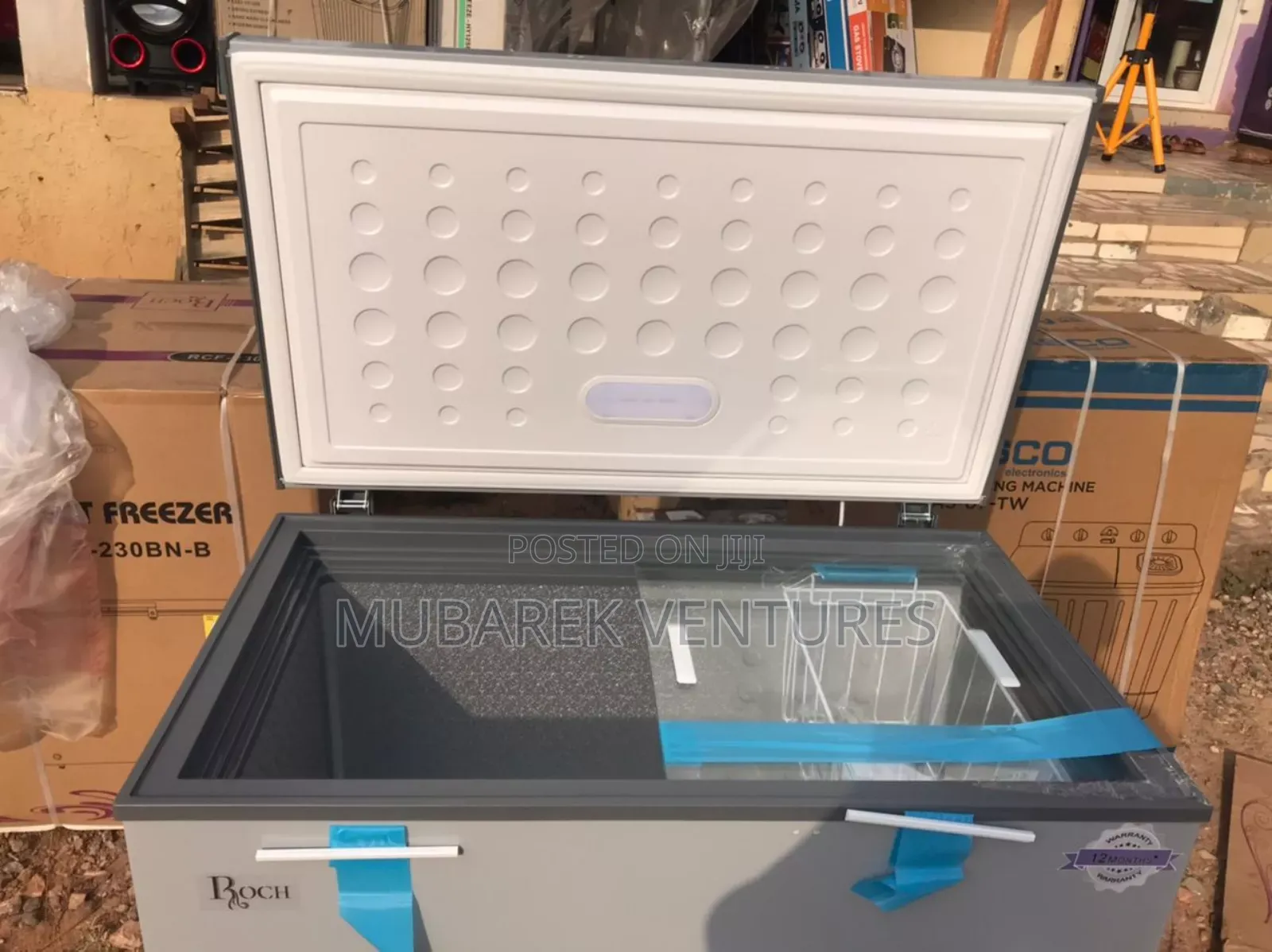 Roch Chest Freezer 200 L (Rcf-230-B)