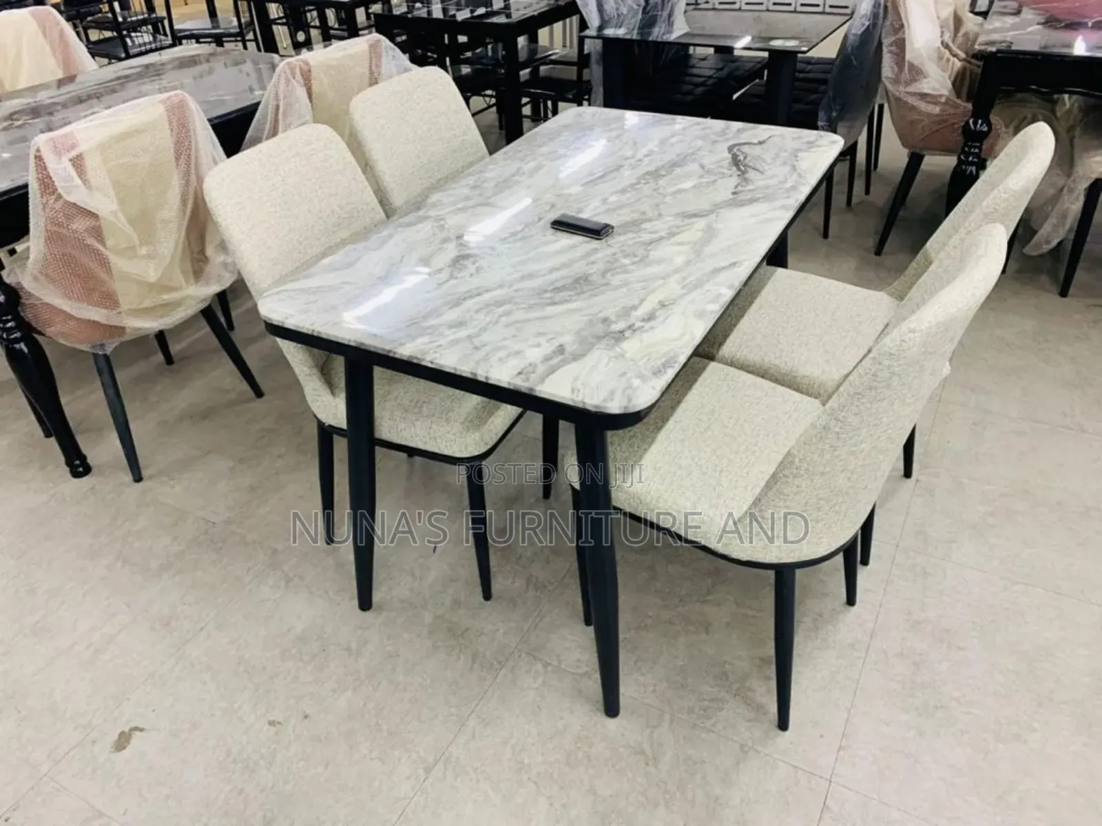 Mable Dining Table