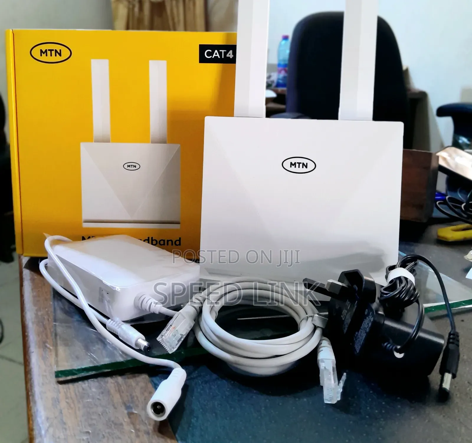 MTN Universal Broadband Router and Extra Battery
