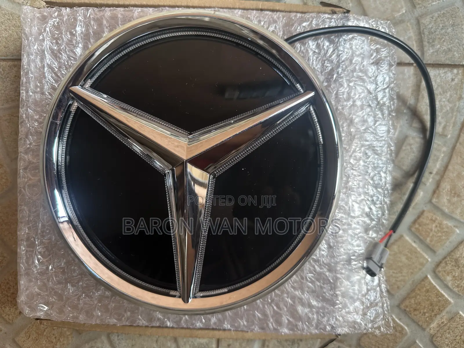 W204 and W205 Benz Logo With Light Available