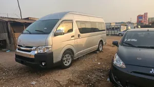 Toyota Grand HiAce 2015 Silver