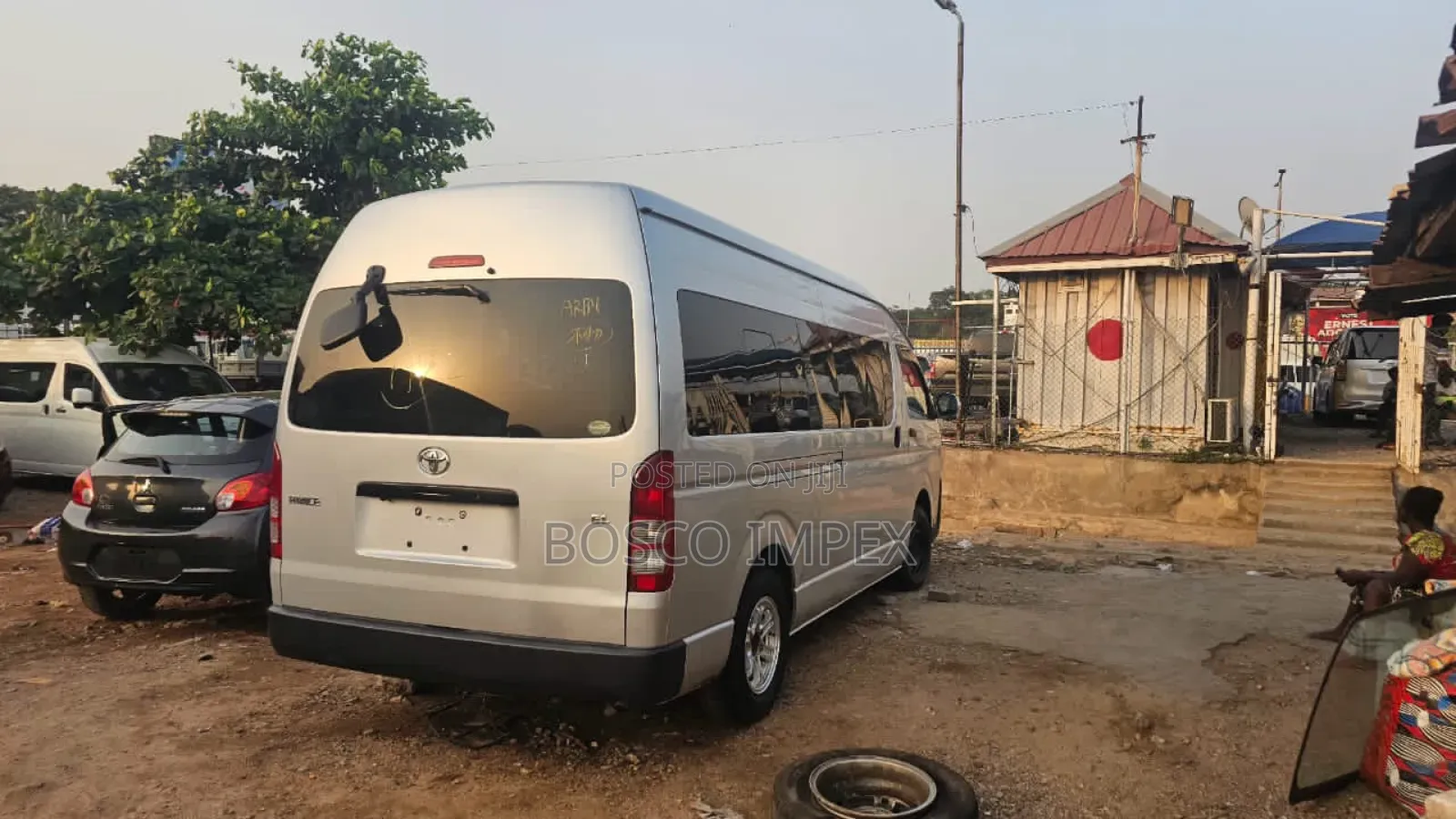 Toyota Grand HiAce 2015 Silver