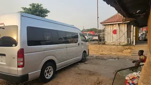 Toyota Grand HiAce 2015 Silver