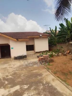 6bdrm House in Sam Properties, Gbawe for sale
