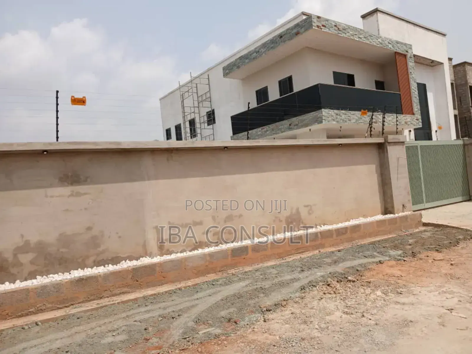 4bdrm House in Amrahia Adenta for sale