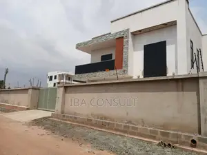 4bdrm House in Amrahia Adenta for sale