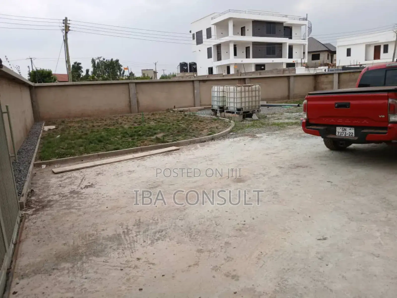4bdrm House in Amrahia Adenta for sale