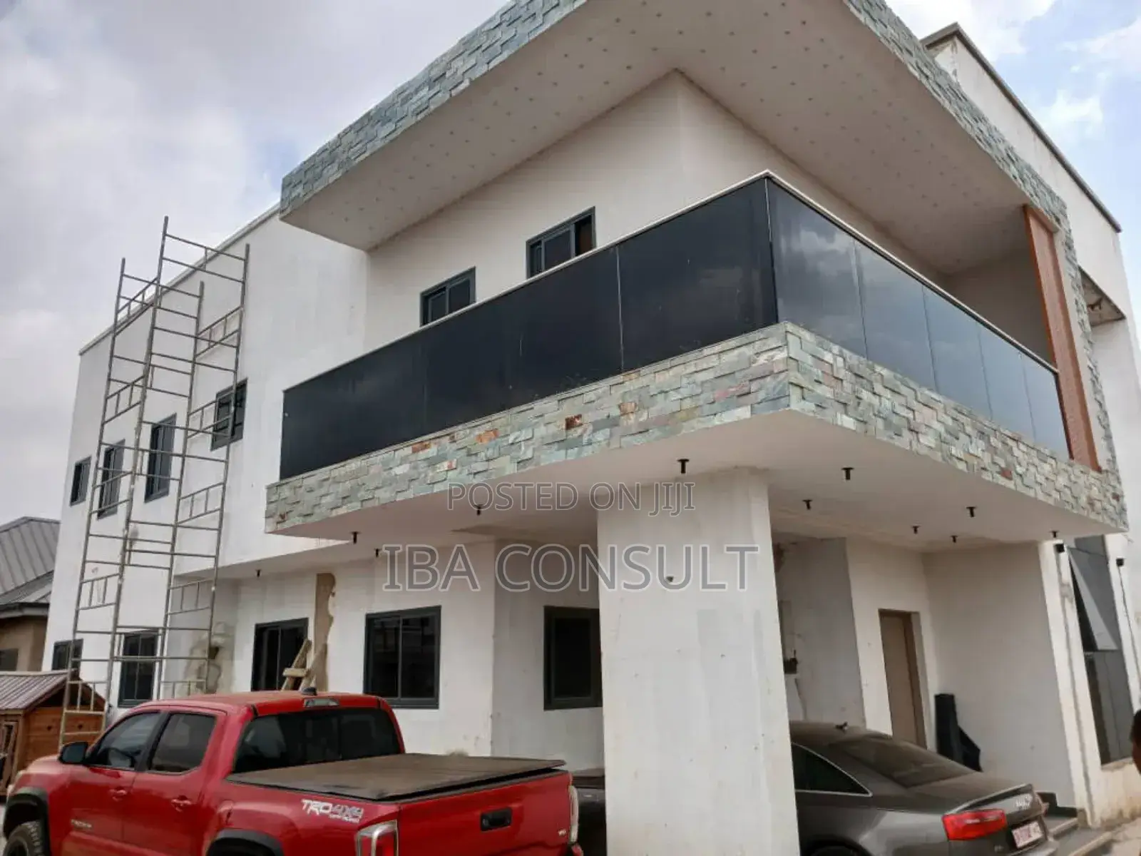 4bdrm House in Amrahia Adenta for sale