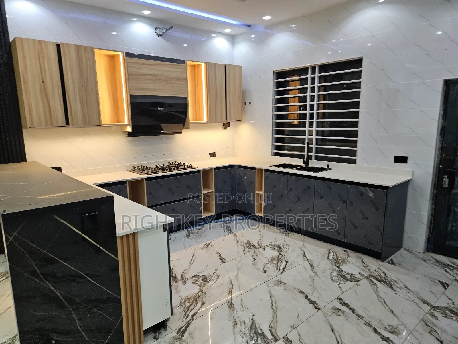 4bdrm House in Rightkey, Kumasi Metropolitan for sale
