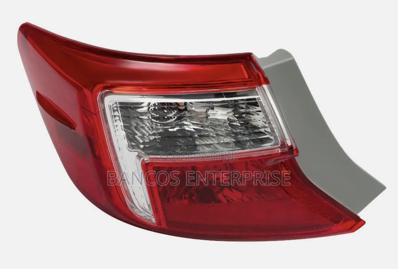 Toyota Camry 2012-2014 Tail Light