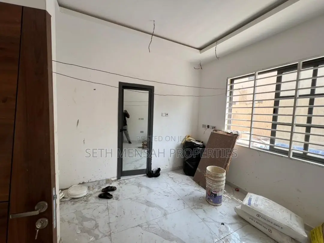 4bdrm House in Skm Property, West Legon for rent