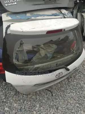 Toyota Vitz Boot 2012,2013,2014,2015,2016. Yaris Boot 2012-2015