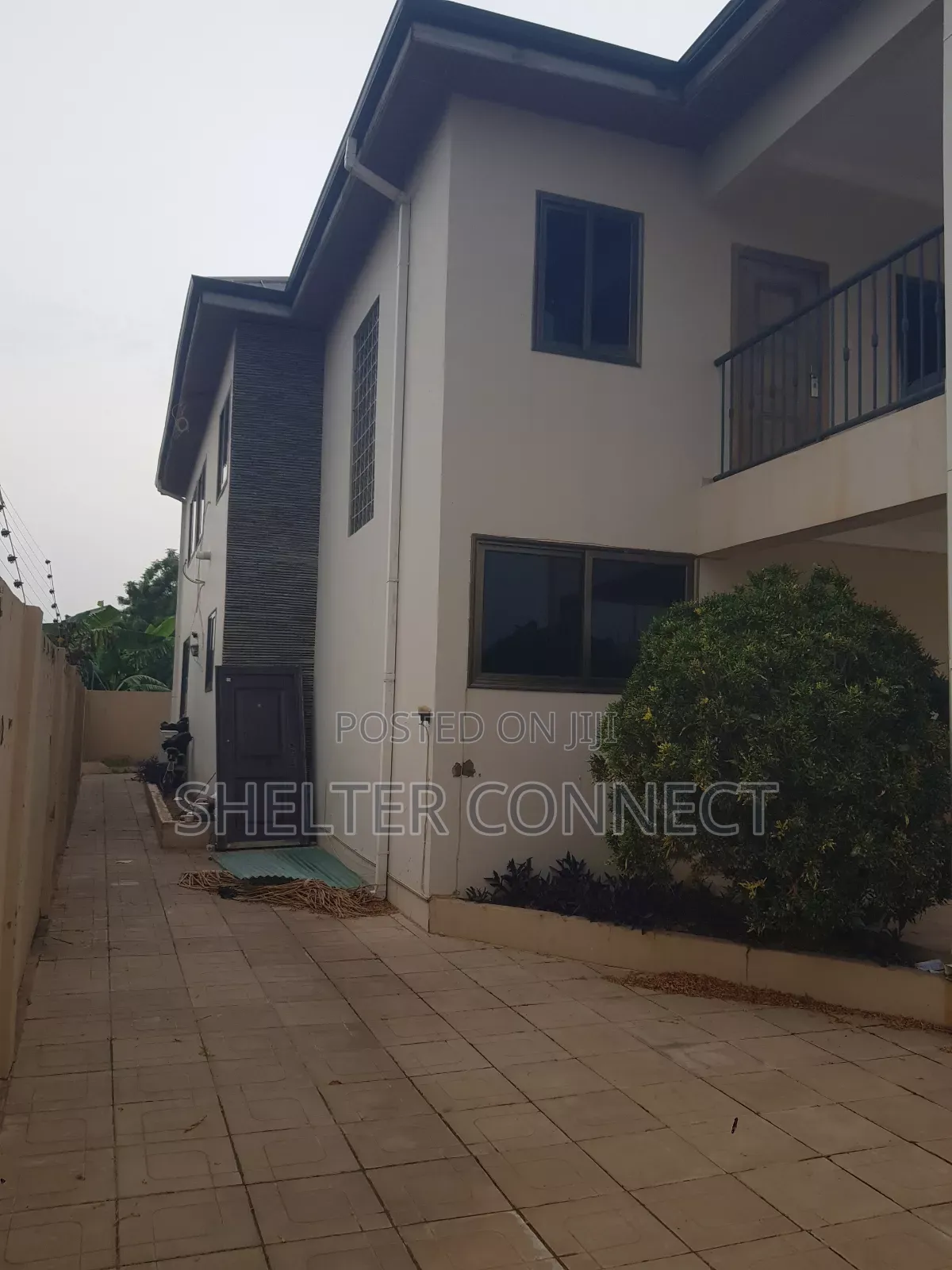 3bdrm Duplex in Oyarifa for sale