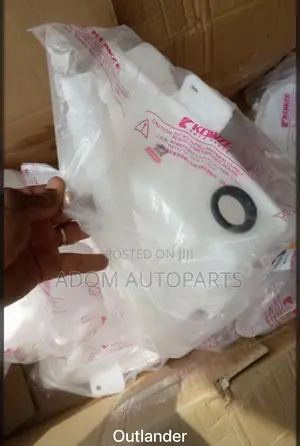 Mitsubishi Outlander Wiper Washer Bottle Container