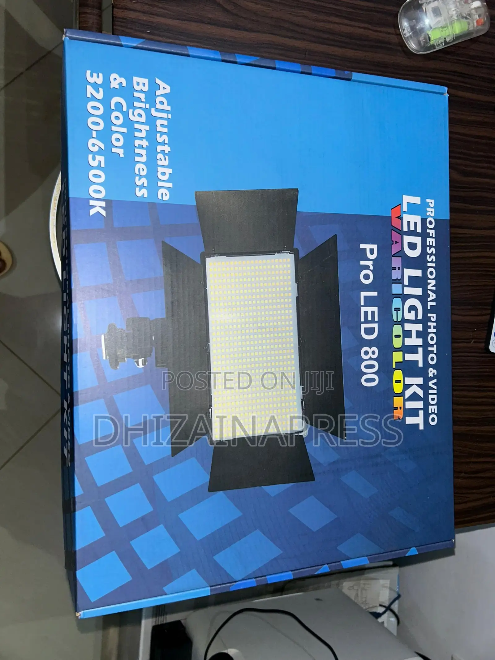 Pro LED 800 Video Light With Stand