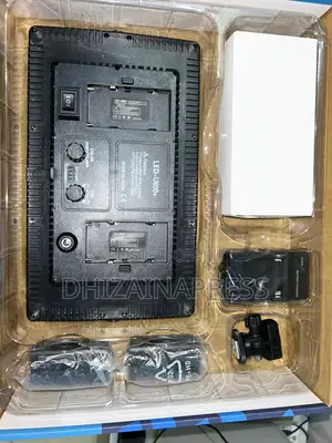 Pro LED 800 Video Light With Stand