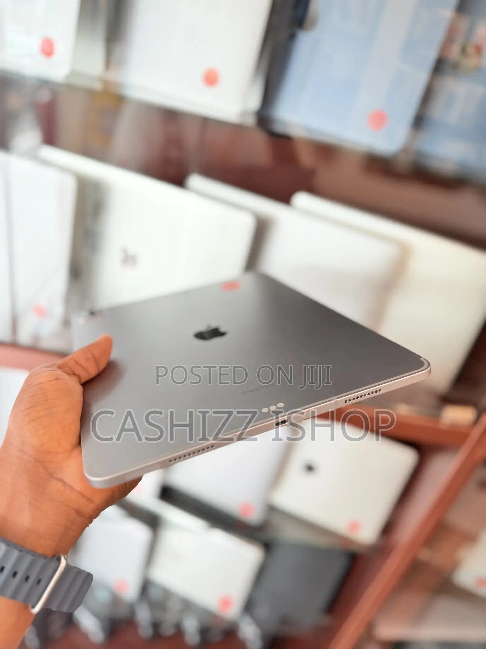 Apple iPad Pro 12.9 (2022) 128 GB Gray