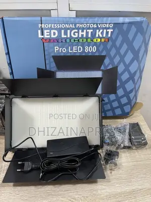 Pro LED 800 Video Light With Stand