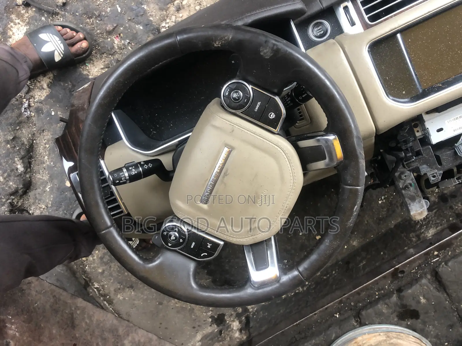 Range Rover Sport’S Steering Wheel