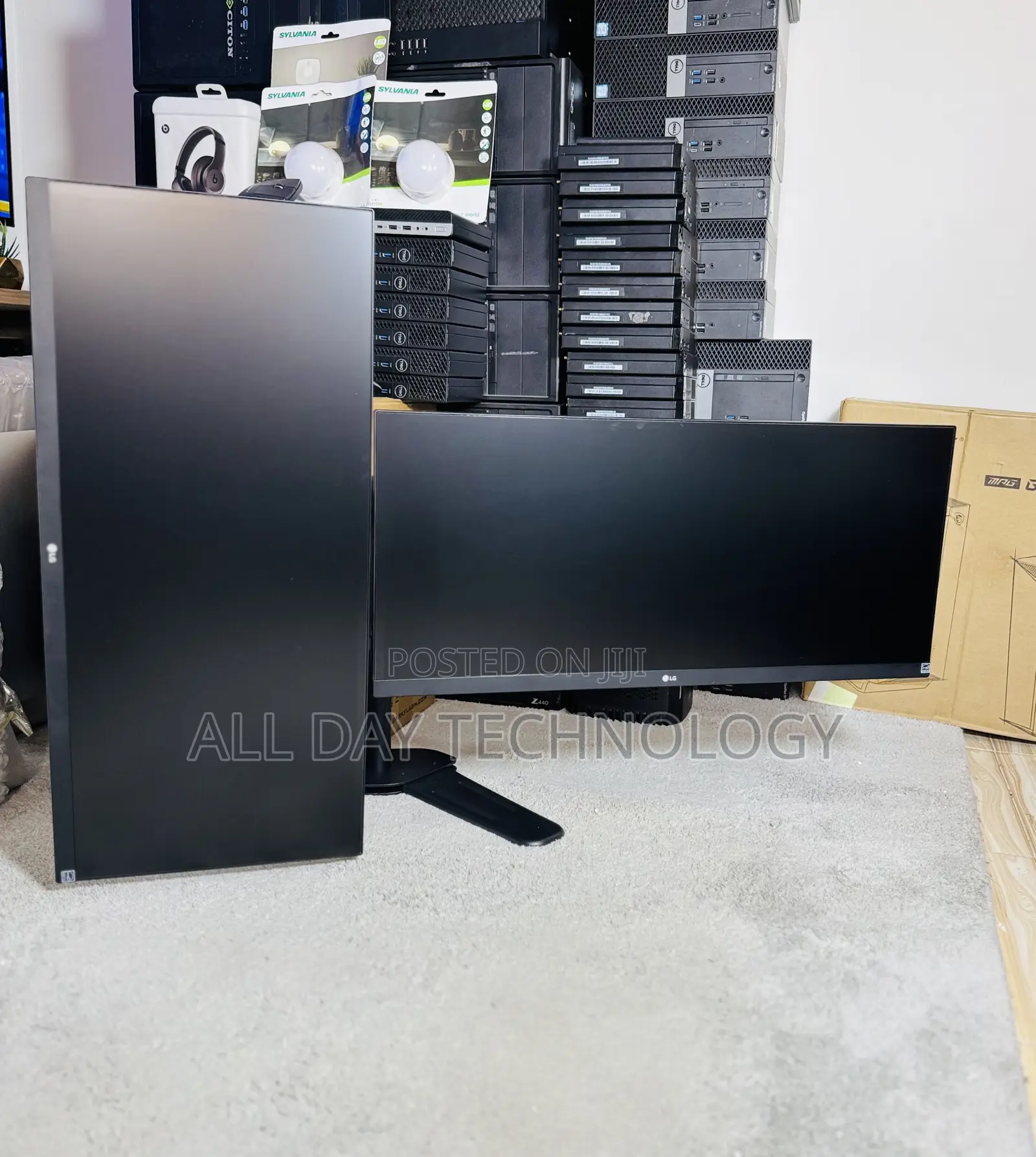 29” LG Ultra Wide IPS Dual Monitor ( 2560 X 1080 )