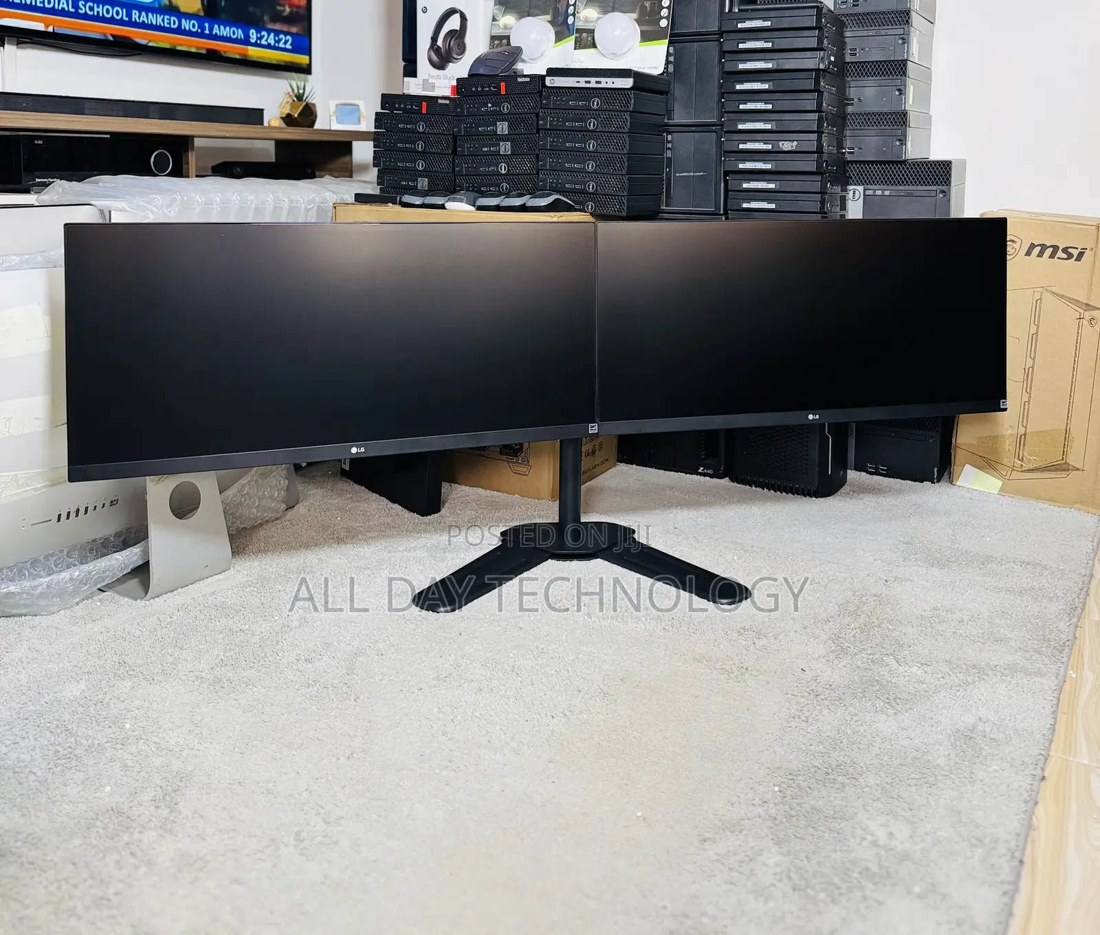 29” LG Ultra Wide IPS Dual Monitor ( 2560 X 1080 )