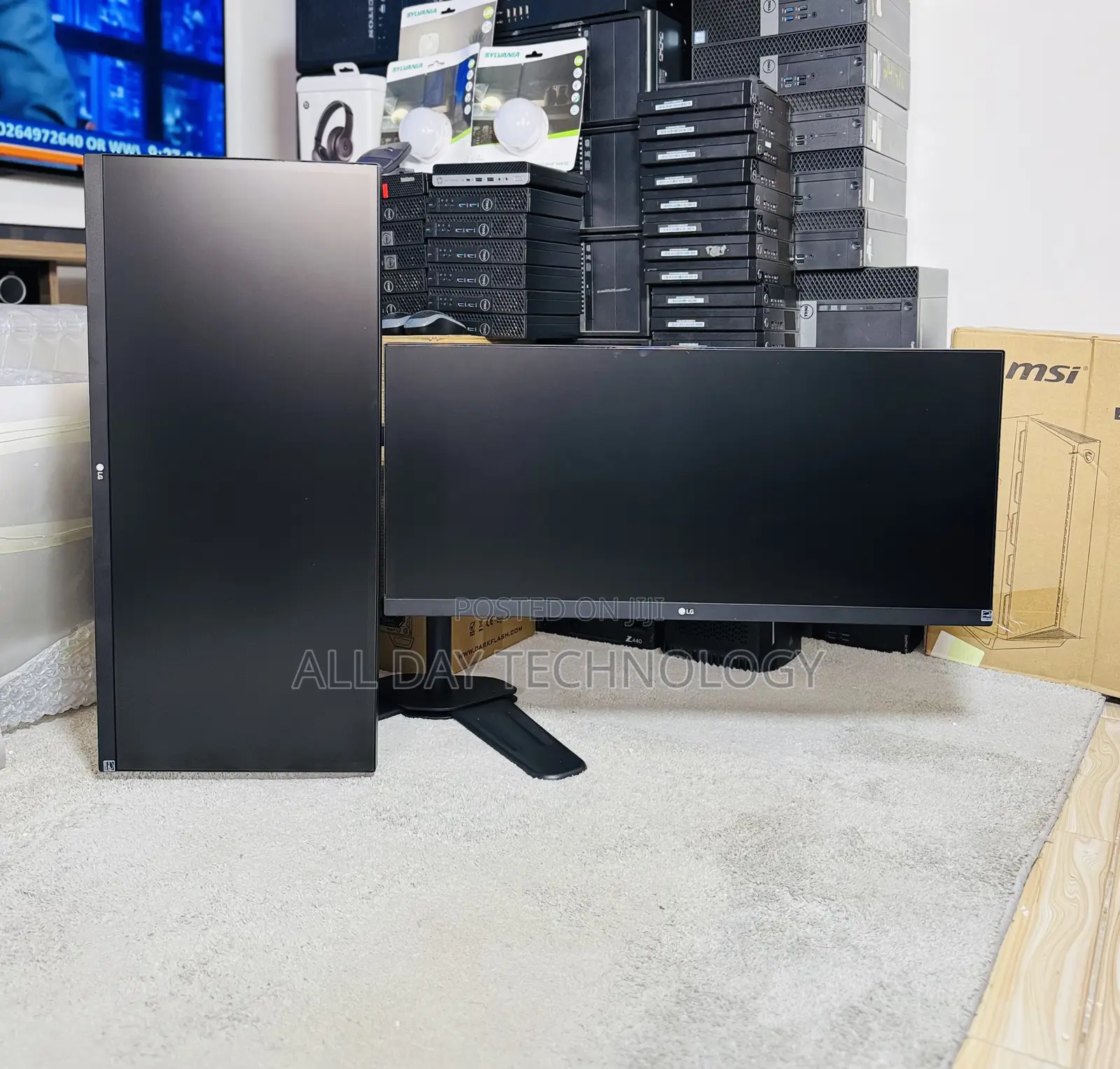 29” LG Ultra Wide IPS Dual Monitor ( 2560 X 1080 )