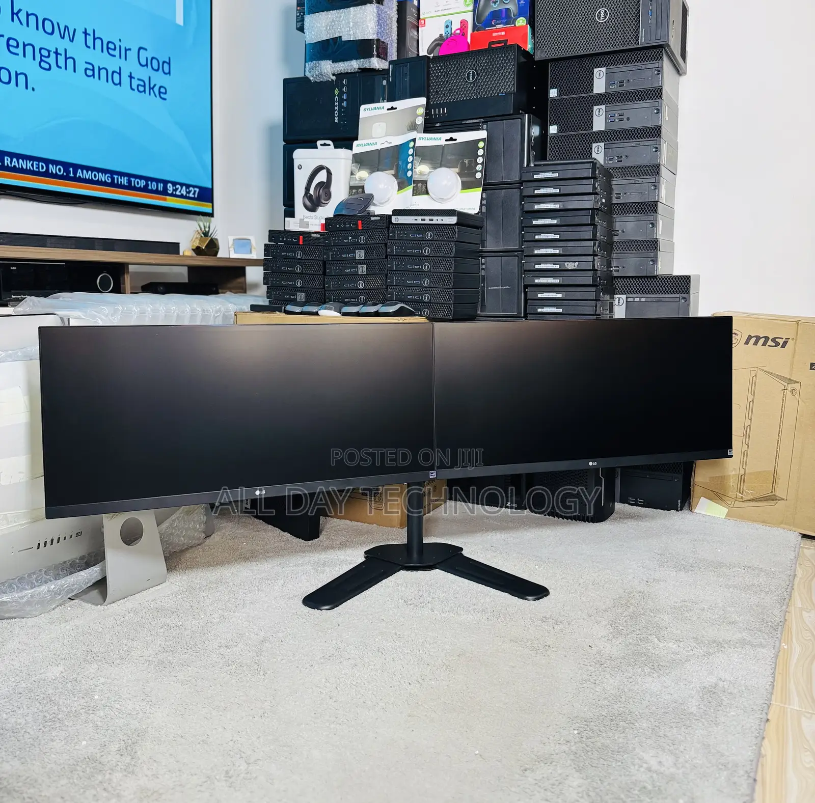 29” LG Ultra Wide IPS Dual Monitor ( 2560 X 1080 )