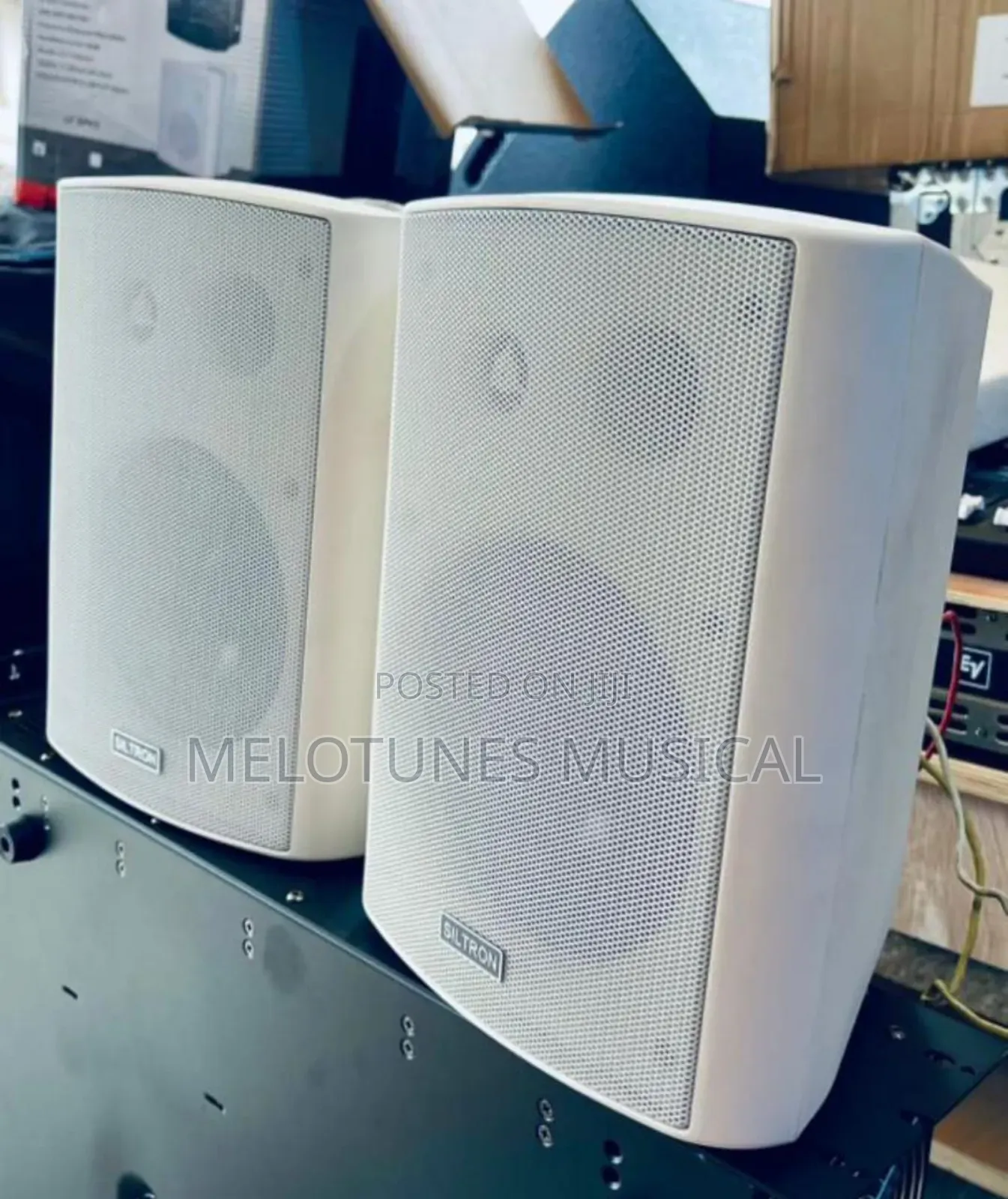 Siltron 2-Way Active Wall Mount Speakers Pair White