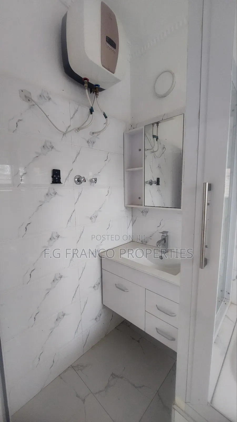 5bdrm House in Kg. Franco, Spintex for rent