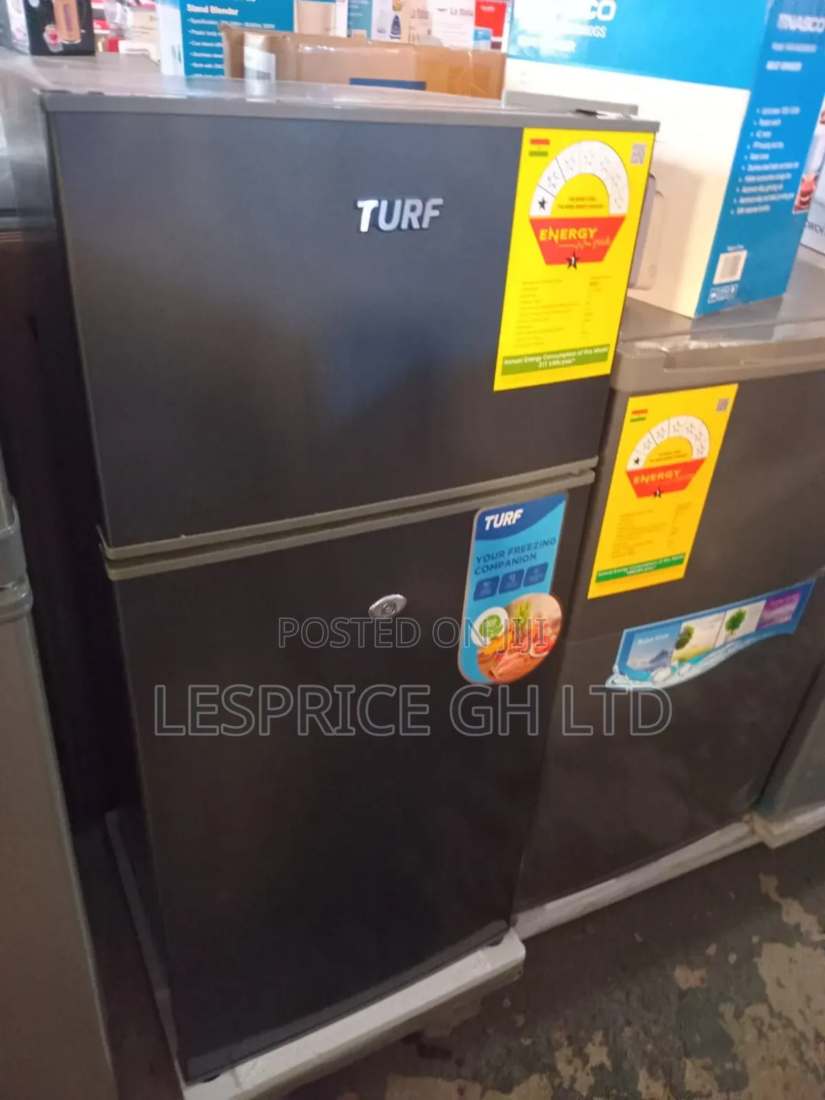 Turf Double Door Fridge: Keep Your Food Fresh!