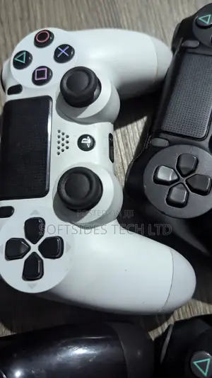 Playstation 4 Original Controllers Available at Cool Prices
