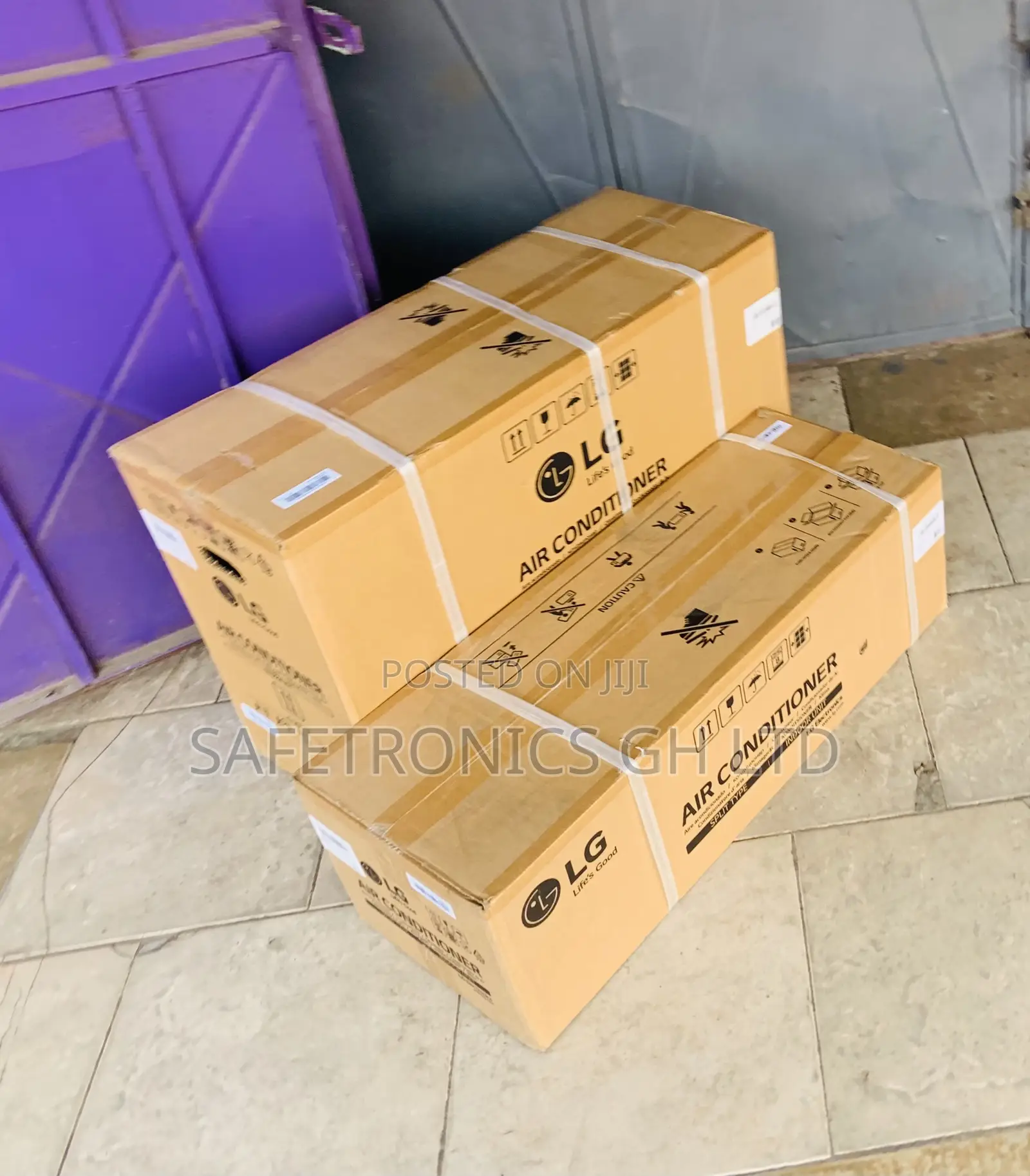 LG R410 White 1.5 HP Aquachill Split Gas AC