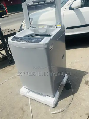 Ultra Modern Washing Machine 13kg Topload LG