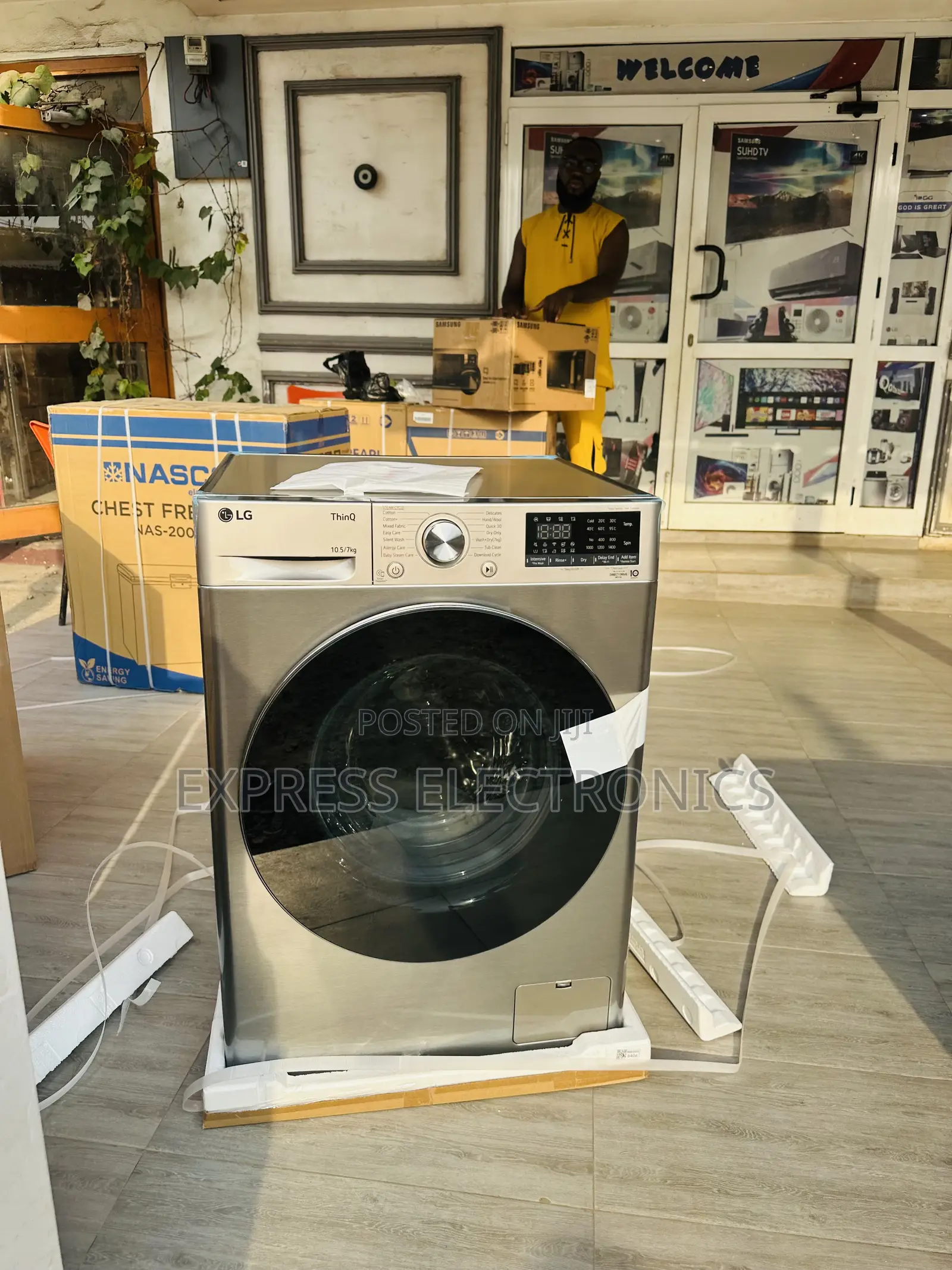 High Quality Sleek Washing Machine 10.5/7kg Front Load LG